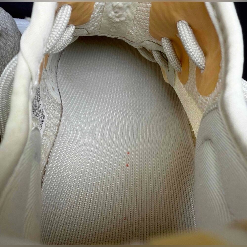 Adidas Yeezy Boost 350 V2 'Light' | GY3438 | 7Y\M/8.5W - Picture 11 of 14